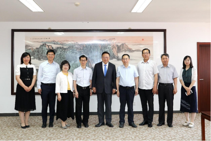 台湾中华大学校长刘维琪一行来贝博交流访问