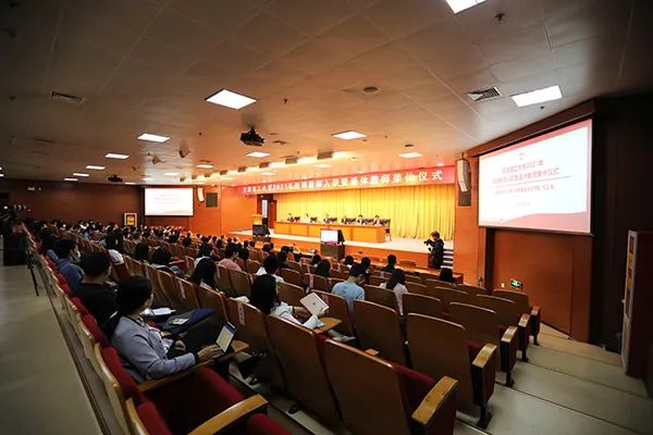 贝博举行2021年新聘教师入职暨退休教师荣休仪式