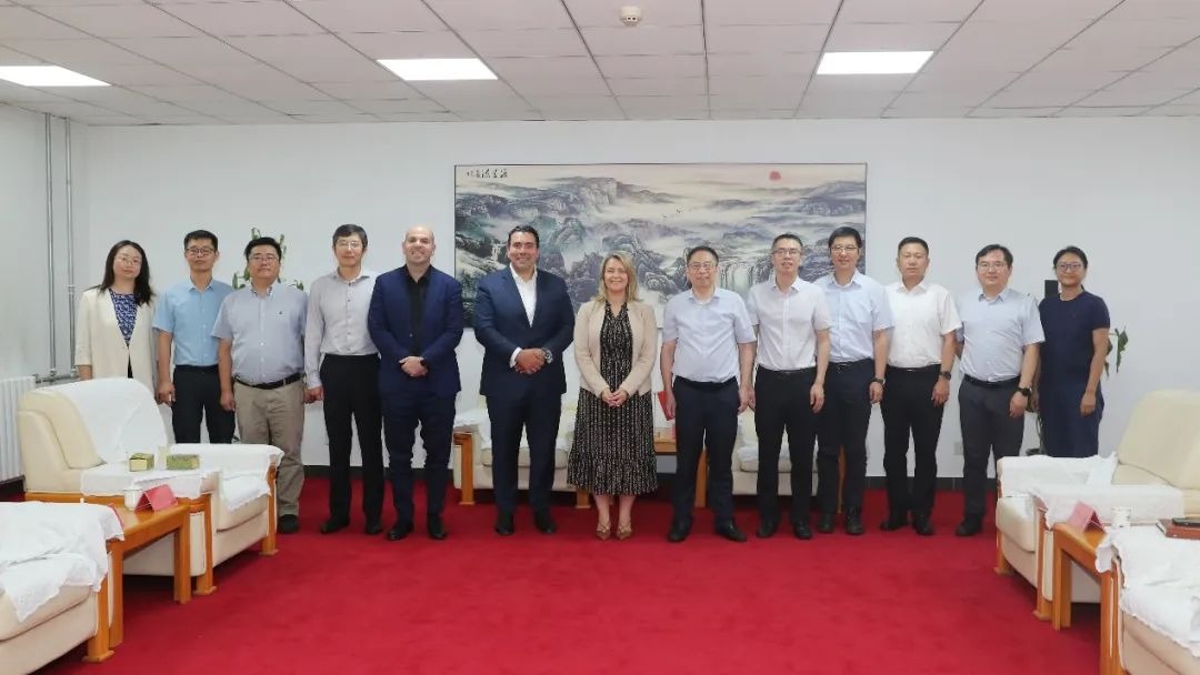 英国伯恩茅茨大学校长ALISON HONOUR到访贝博