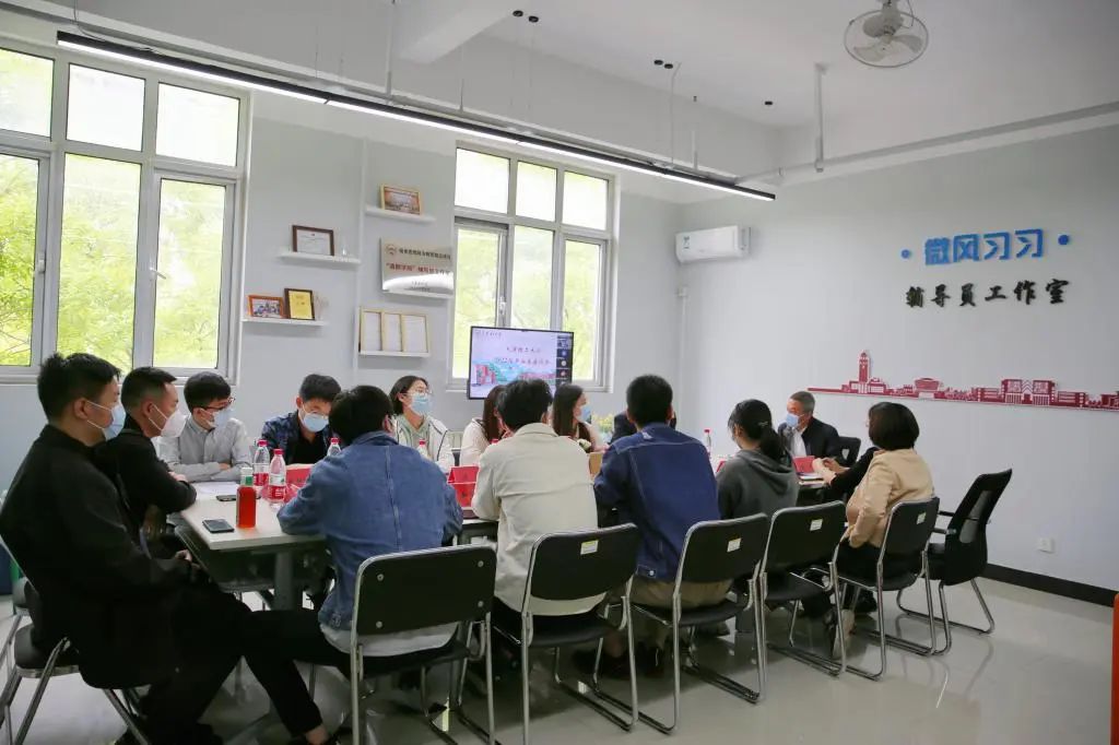 贝博召开学生座谈会