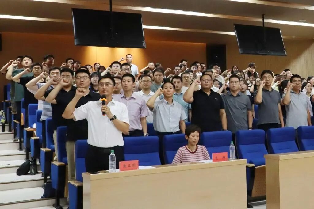 学校举办辅导员队伍“三化”训练营暑期研修班