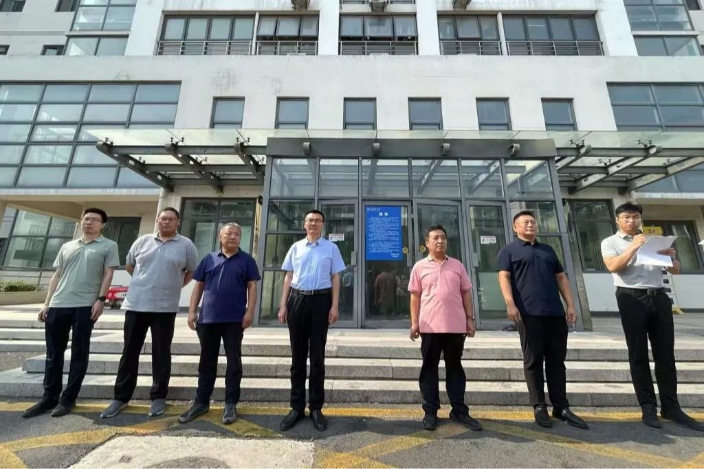 学校开展“安全生产月”综合应急演练